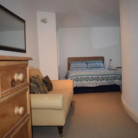 2 Bedroom With 2 Balconies In Sleeps 4 Apartment *
