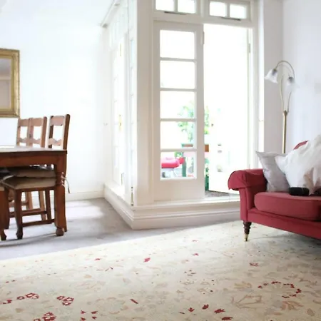 2 Bedroom With 2 Balconies In Sleeps 4 Apartment
