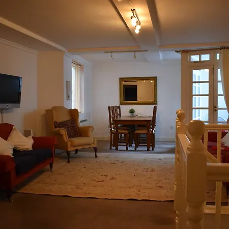 2 Bedroom With 2 Balconies In Sleeps 4 * Dublin