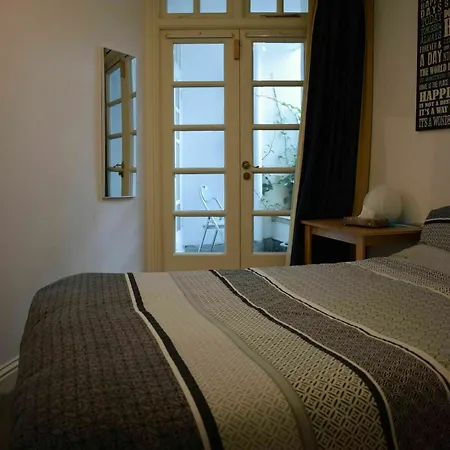 2 Bedroom With 2 Balconies In Sleeps 4 Apartment